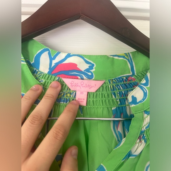 Lilly Pulitzer Elsa Silk Blouse in Tossed Green - Picture 4 of 5